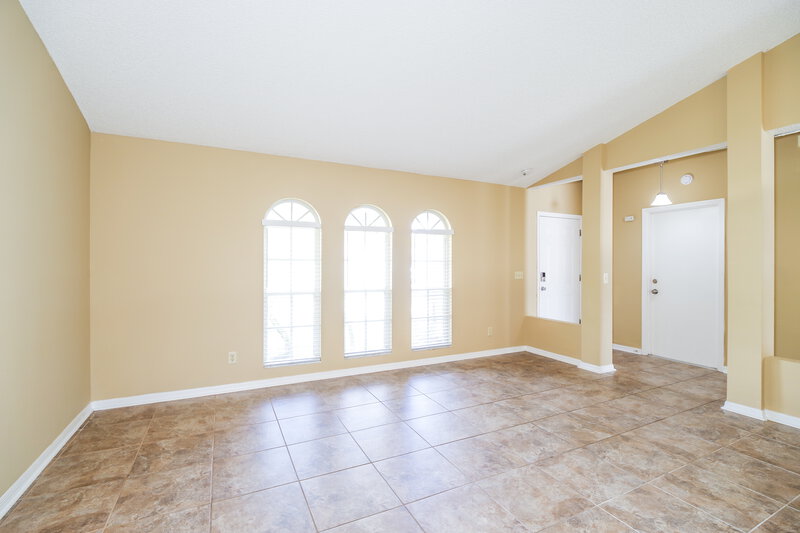 1,920/Mo, 415 Nogales Ave NE Palm Bay, FL 32907 Living Room View 2