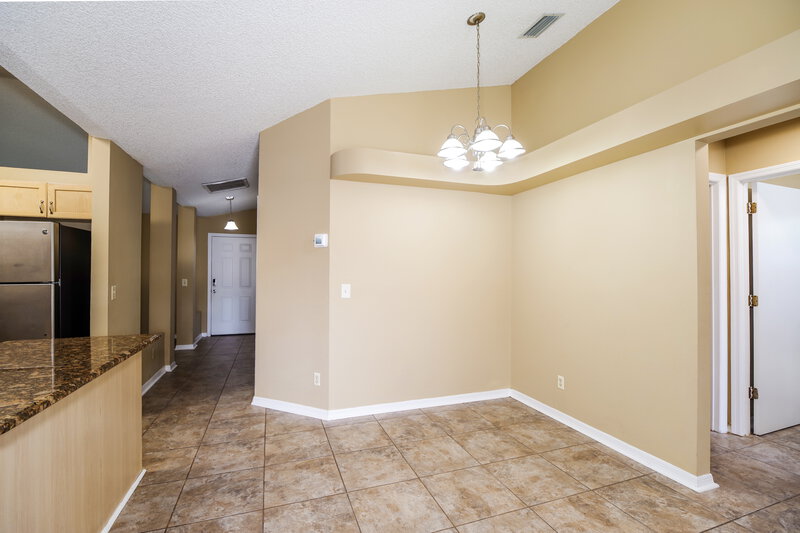 1,920/Mo, 415 Nogales Ave NE Palm Bay, FL 32907 Dining Room View