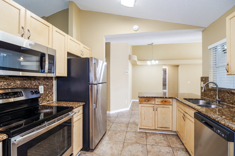 1,920/Mo, 415 Nogales Ave NE Palm Bay, FL 32907 Kitchen View