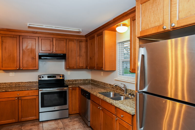 1,745/Mo, 1122 Beacon St NW Palm Bay, FL 32907 Kitchen View 2