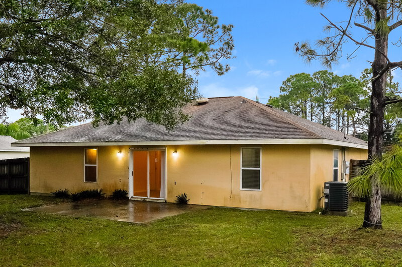 1,745/Mo, 1122 Beacon St NW Palm Bay, FL 32907 Rear View 2
