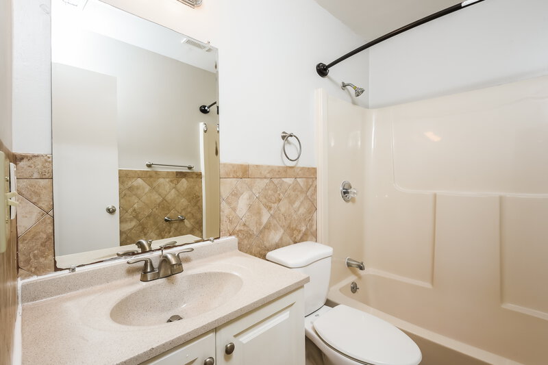 1,805/Mo, 6770 Belfast Ave Cocoa, FL 32927 Bathroom View