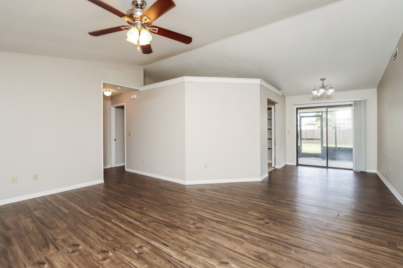 1,850/Mo, 833 Helm Ave NW Palm Bay, FL 32907 Living Room View 3