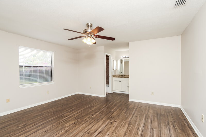 1,850/Mo, 833 Helm Ave NW Palm Bay, FL 32907 Main Bedroom View