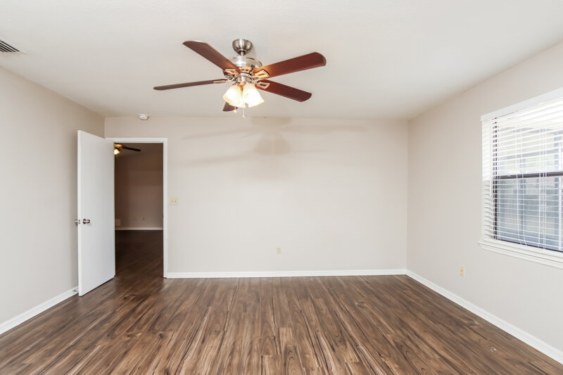 1,850/Mo, 833 Helm Ave NW Palm Bay, FL 32907 Main Bedroom View 2