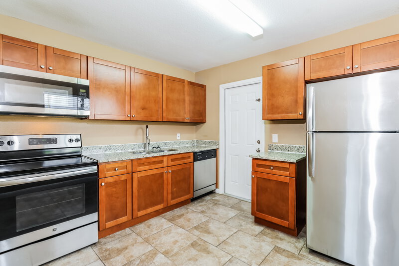 1,590/Mo, 495 Foam Ln NE Palm Bay, FL 32907 Kitchen View