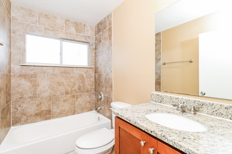 1,590/Mo, 495 Foam Ln NE Palm Bay, FL 32907 Bathroom View