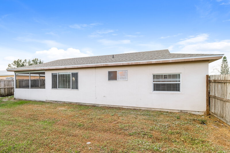 1,590/Mo, 495 Foam Ln NE Palm Bay, FL 32907 Rear View