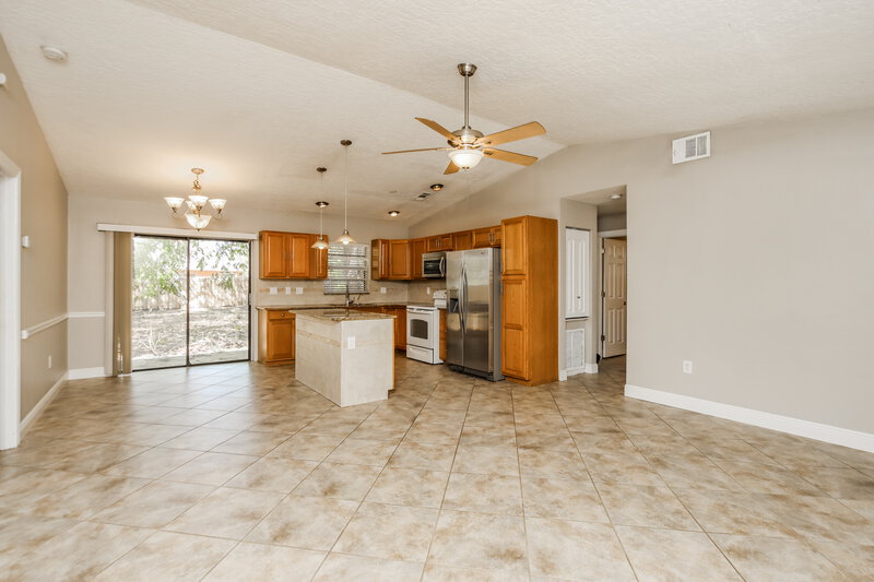 1,645/Mo, 413 Wayland Rd SW Palm Bay, FL 32908 Living Room View 2