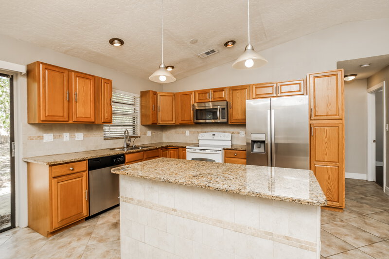 1,645/Mo, 413 Wayland Rd SW Palm Bay, FL 32908 Kitchen View 3