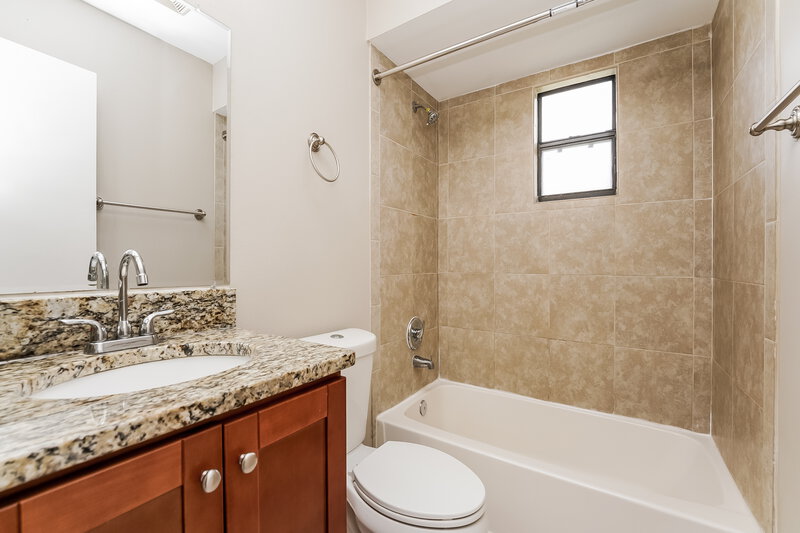 1,705/Mo, 1874 Delki St NW Palm Bay, FL 32907 Bathroom View