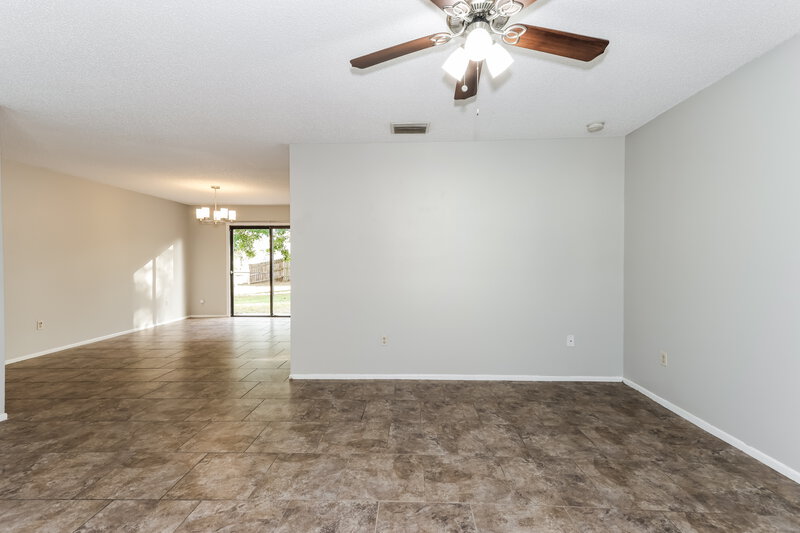 1,700/Mo, 958 Albion St NW Palm Bay, FL 32907 Living Room View 2