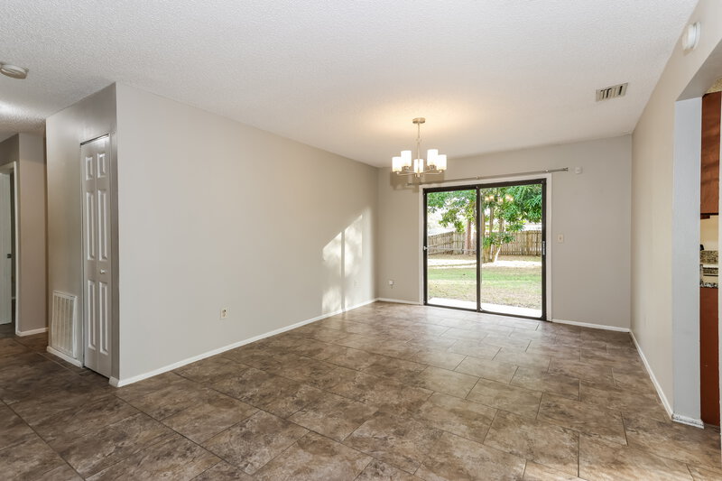 1,700/Mo, 958 Albion St NW Palm Bay, FL 32907 Living Room View 3