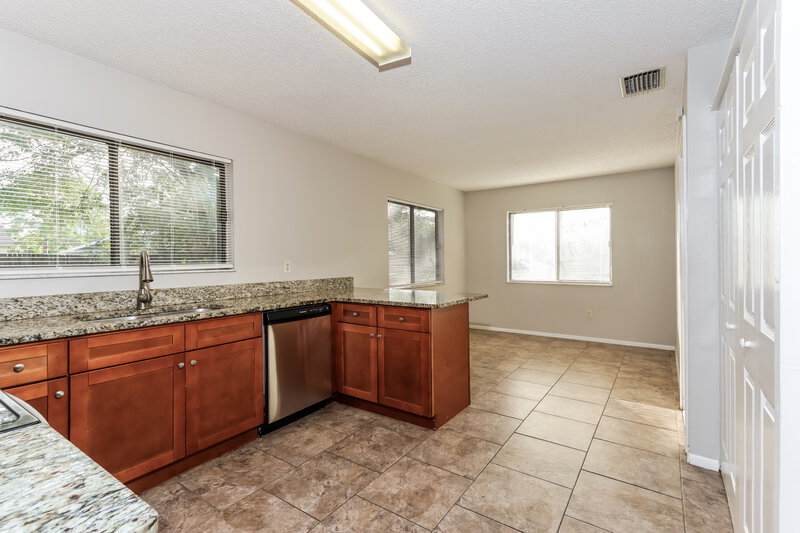 1,700/Mo, 958 Albion St NW Palm Bay, FL 32907 Kitchen View