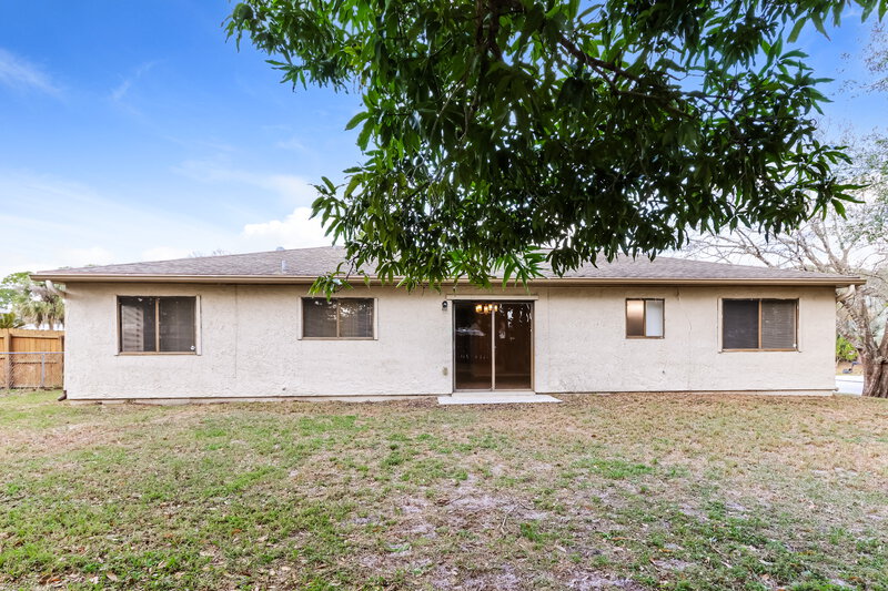 1,700/Mo, 958 Albion St NW Palm Bay, FL 32907 Rear View