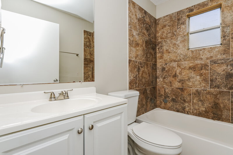 1,790/Mo, 1565 Quill Ct Titusville, FL 32796 Bathroom View