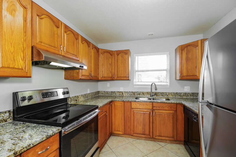 1,975/Mo, 1171 Harper Blvd SW Palm Bay, FL 32908 Kitchen View