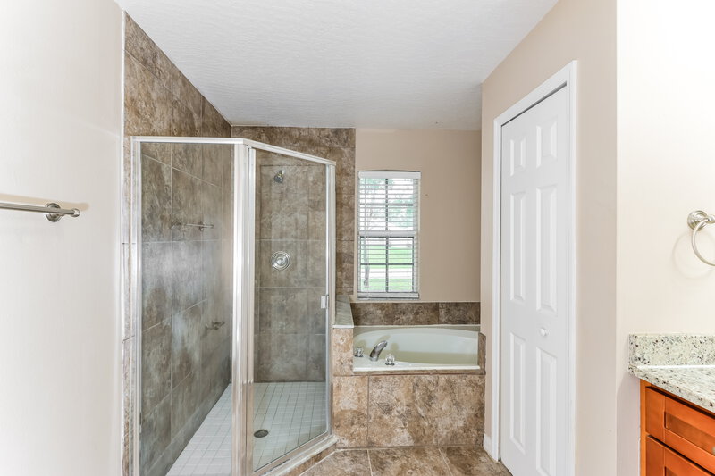 1,845/Mo, 2150 Sapelo Ave SE Palm Bay, FL 32909 Main Bathroom View