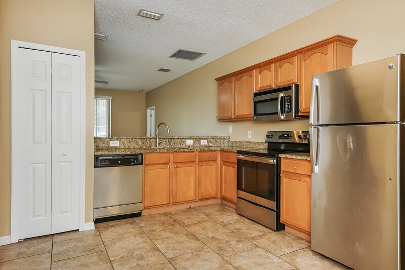 1,990/Mo, 652 Cressa Circle Cocoa, FL 32926 Kitchen View 2