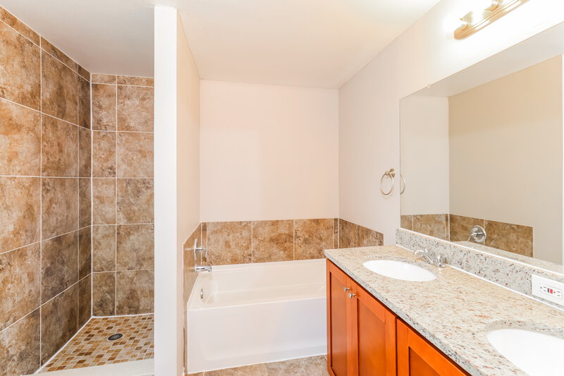 1,725/Mo, 1613 Ricardo St SE Palm Bay, FL 32909 Main Bathroom View
