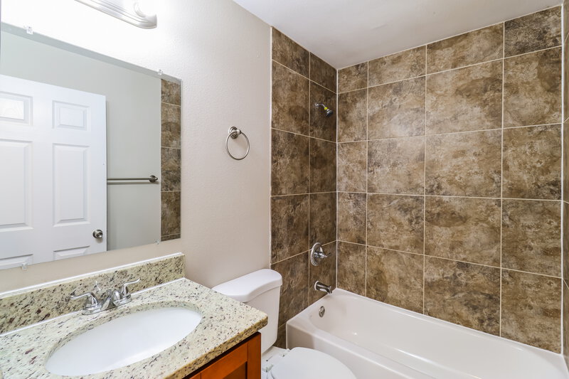 1,725/Mo, 1613 Ricardo St SE Palm Bay, FL 32909 Bathroom View