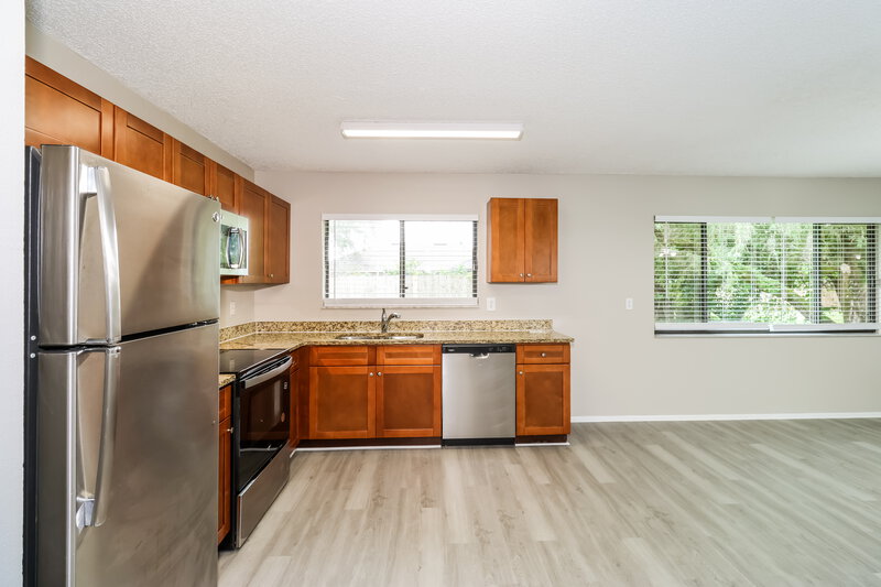 1,675/Mo, 1020 Pope St NW Palm Bay, FL 32907 Kitchen View 2