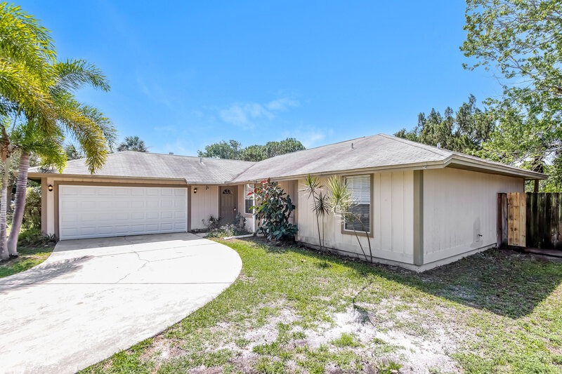 2,250/Mo, 1097 Woodsmere Pkwy Rockledge, FL 32955 Front View