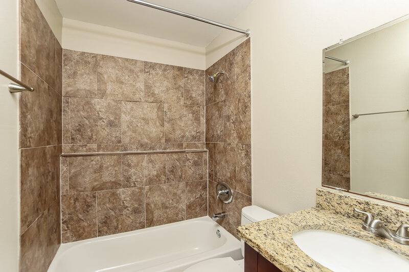 2,250/Mo, 1097 Woodsmere Pkwy Rockledge, FL 32955 Bathroom View