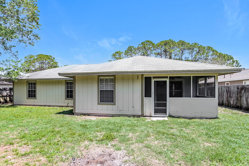 2,250/Mo, 1097 Woodsmere Pkwy Rockledge, FL 32955 Rear View