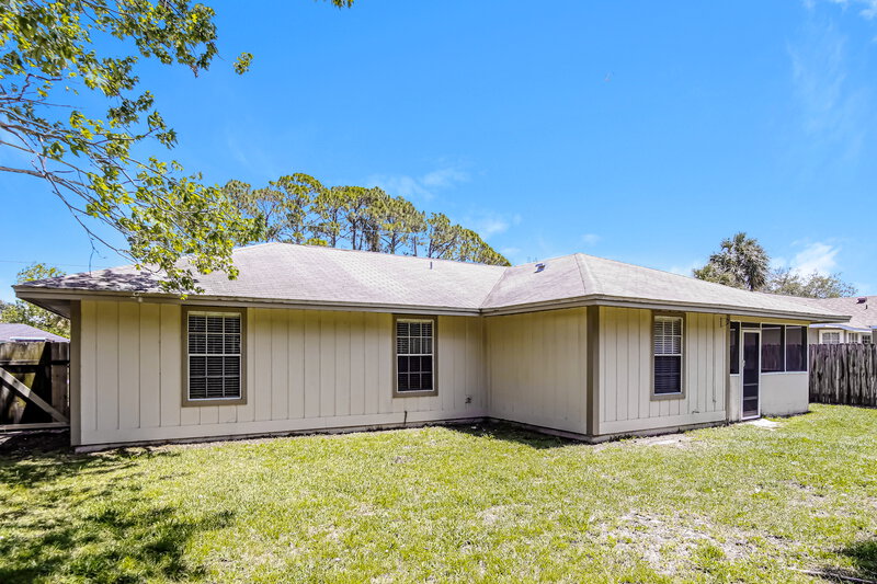 2,250/Mo, 1097 Woodsmere Pkwy Rockledge, FL 32955 Rear View 2