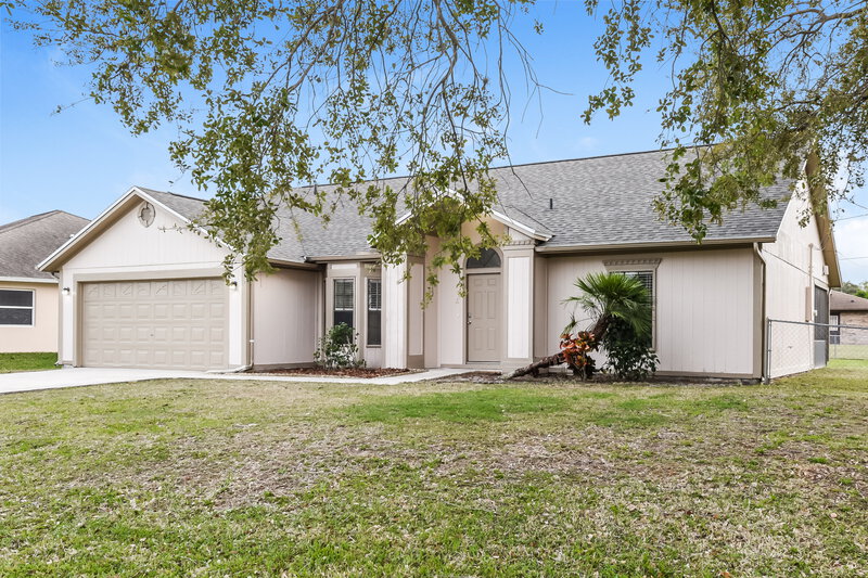 1,825/Mo, 2194 Fallon Blvd NE Palm Bay, FL 32907 Front View