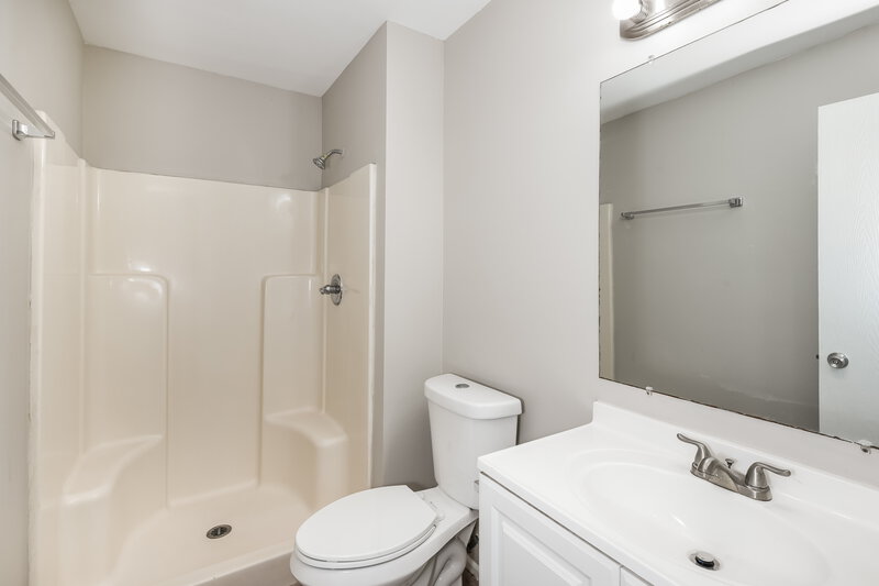 1,825/Mo, 2194 Fallon Blvd NE Palm Bay, FL 32907 Main Bathroom View