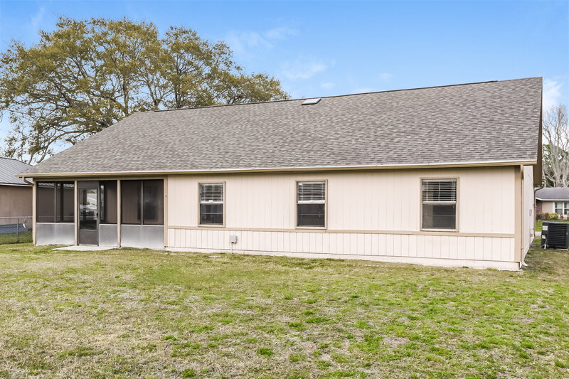 1,825/Mo, 2194 Fallon Blvd NE Palm Bay, FL 32907 Rear View