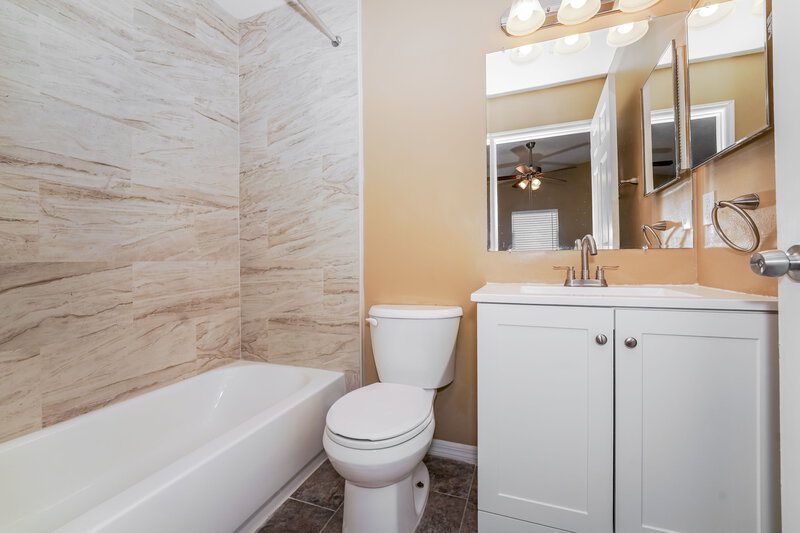 2,235/Mo, 1539 Lafayette Ave Titusville, FL 32796 Main Bathroom View