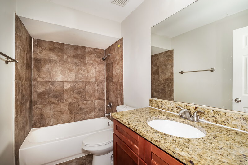 2,145/Mo, 225 Bayhead Dr Melbourne, FL 32940 Main Bathroom View