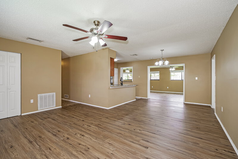1,630/Mo, 431 Veronica Ave NE Palm Bay, FL 32907 Living Room View 2