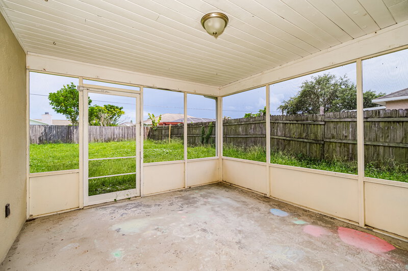 1,630/Mo, 431 Veronica Ave NE Palm Bay, FL 32907 Sun Room View