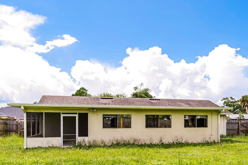 1,630/Mo, 431 Veronica Ave NE Palm Bay, FL 32907 Rear View