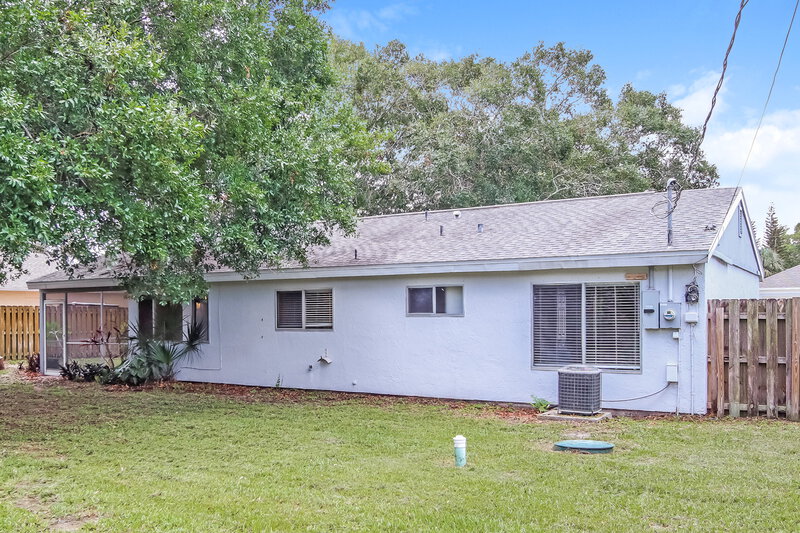 1,935/Mo, 1647 Baker St NE Palm Bay, FL 32907 Rear View 2