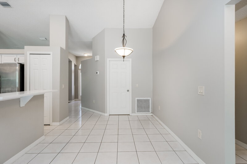 2,195/Mo, 720 RIVIERA DR NE Palm Bay, FL 32905 Breakfast Nook View