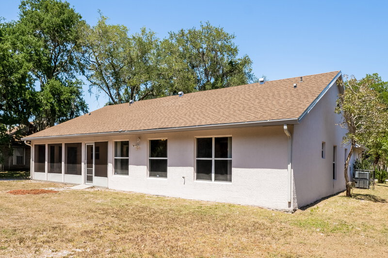 2,195/Mo, 720 RIVIERA DR NE Palm Bay, FL 32905 Rear View 2