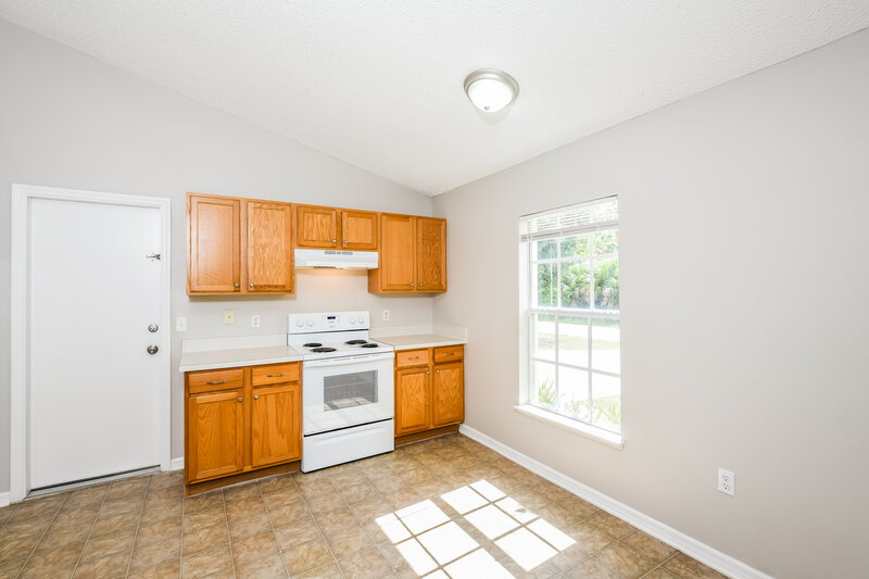 2,270/Mo, 1037 Galvin Ave Sw Palm Bay, FL 32908 Kitchen View