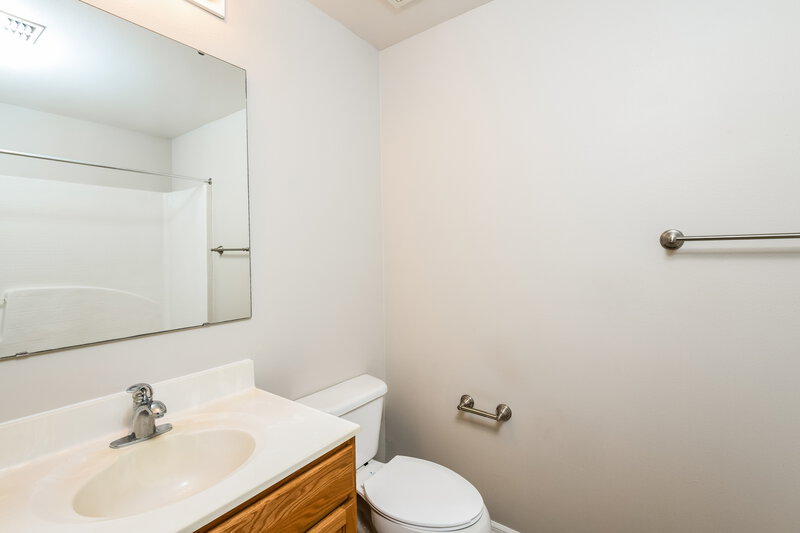 2,270/Mo, 1037 Galvin Ave Sw Palm Bay, FL 32908 Bathroom View
