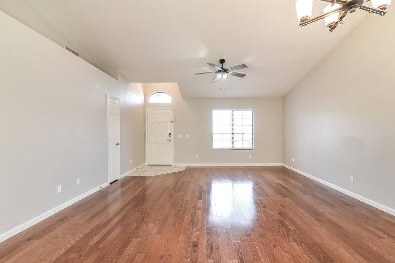 2,325/Mo, 2419 S Saranac Mesa, AZ 85209 Misc View 3