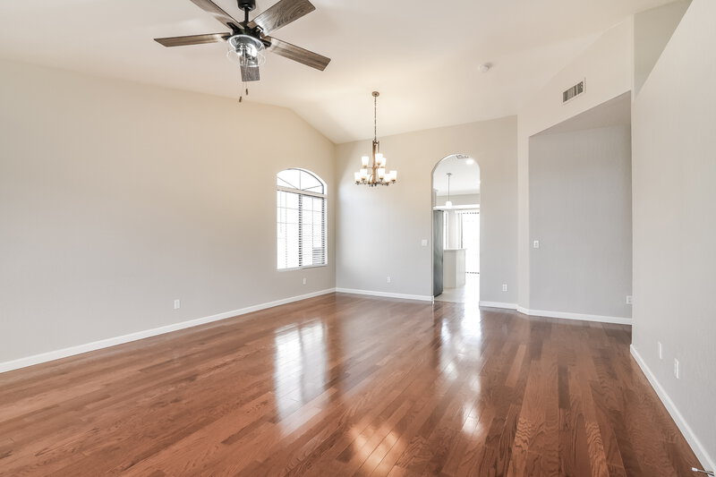 2,325/Mo, 2419 S Saranac Mesa, AZ 85209 Misc View 4