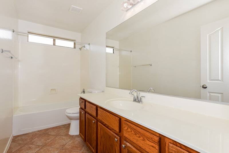 2,220/Mo, 35428 N Shorthorn Trl San Tan Valley, AZ 85143 Bathroom View