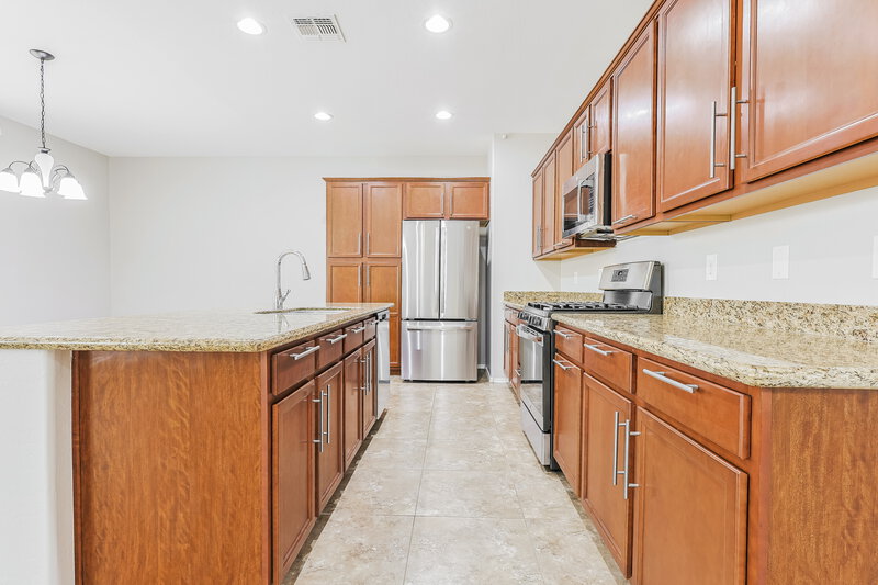 2,515/Mo, 20953 E Via de Olivos Queen Creek, AZ 85142 Kitchen View