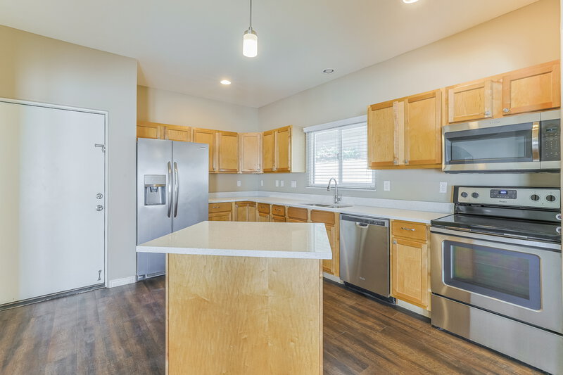 2,275/Mo, 1022 N Henry Dr Chandler, AZ 85224 Kitchen View