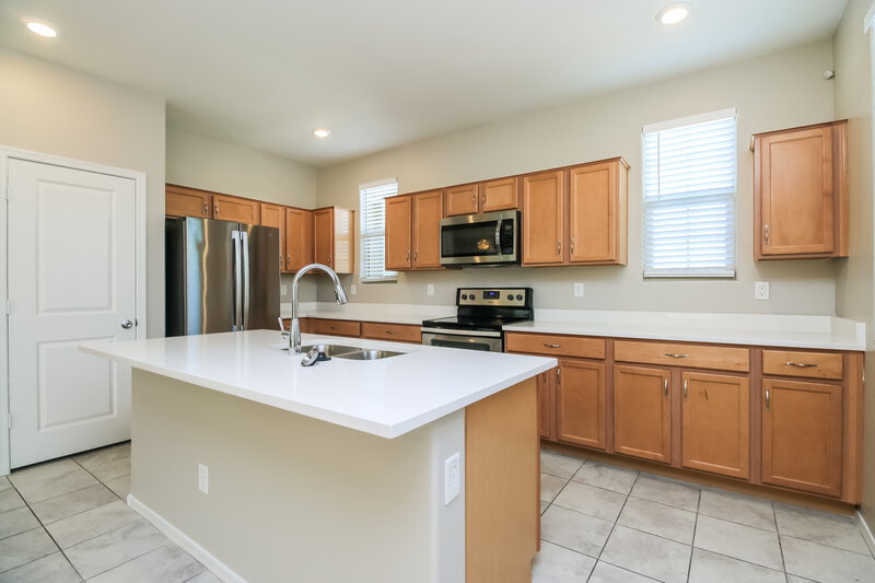 2,600/Mo, 6921 E Peralta Cir Mesa, AZ 85212 Kitchen View