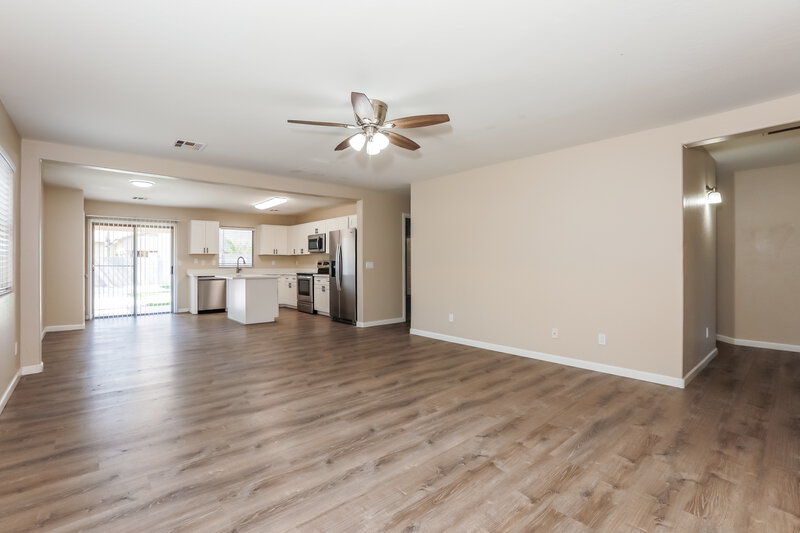 2,125/Mo, 1924 E Connemara Dr San Tan Valley, AZ 85140 Living Room View